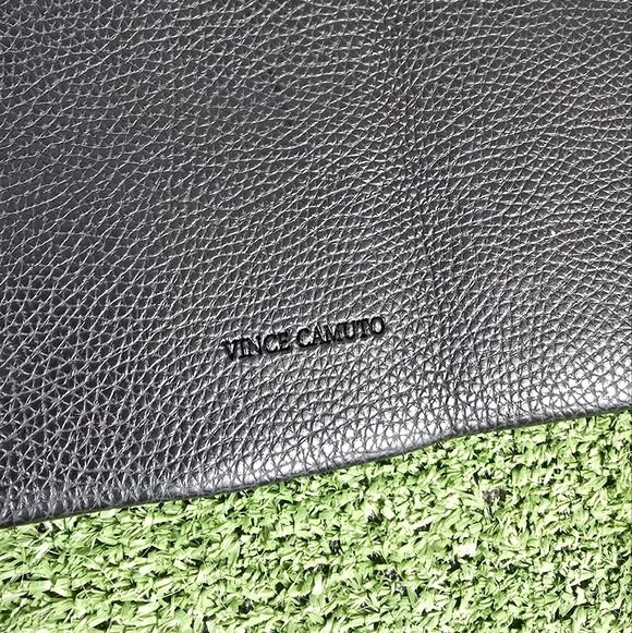 VINCE CAMUTO | 'LUCKY' LARGE VEGAN LEATHER TOTE - BRAND NEW! - Picture 6 of 12